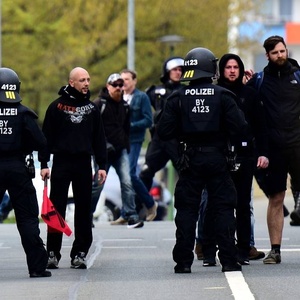 Selbstinszenierung des AAK bei einer Neonazi-Demonstration am 1. Mai 2015 in Plauen.