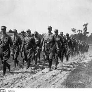 Marschübung der SA-Führerschule in Schloss Harnekop.
