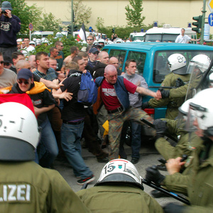 NPD-Aufmarsch zum 1. Mai 2004 in Berlin