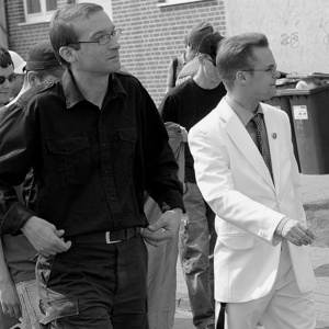 Daniel Gräf (vorne links) wird als Vertreter des Neonazis Axel Reitz (rechts) gehandelt.