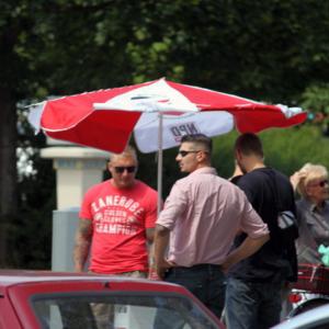 v.l.n.r.: Julian Beyer (NPD Neukölln), Oliver Werner, Jill-Pierre Glaser (NPD Neukölln) am 9. Juli 2011 an einem NPD-Wahlkampfstand in Berlin- Neukölln.