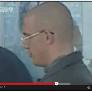 Klemens Otto vor dem "Club 88" in Neumünster.