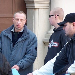 Matthias Brink, hier bei einem Wahlkampfstand 2008, sitzt seit 2004 im Stadtrat von Quedlinburg und ist damit der derzeit dienstälteste, kommunale Mandatsträger auf NPD-Ticket im Bundesland.