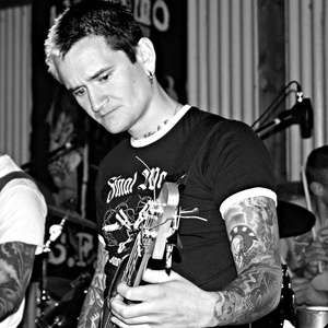 "Schmidtgart" von "Punkfront" präsentiert sich auf facebook.