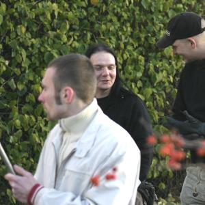 Mirko Appelt (Mitte) und Thomas Düwell (rechts) als Ordner bei einer Neonazi-Demonstration in Halbe im November 2004.