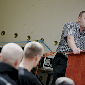 Patrick Wieschke als Redner am 19. August 2006 in Jena.