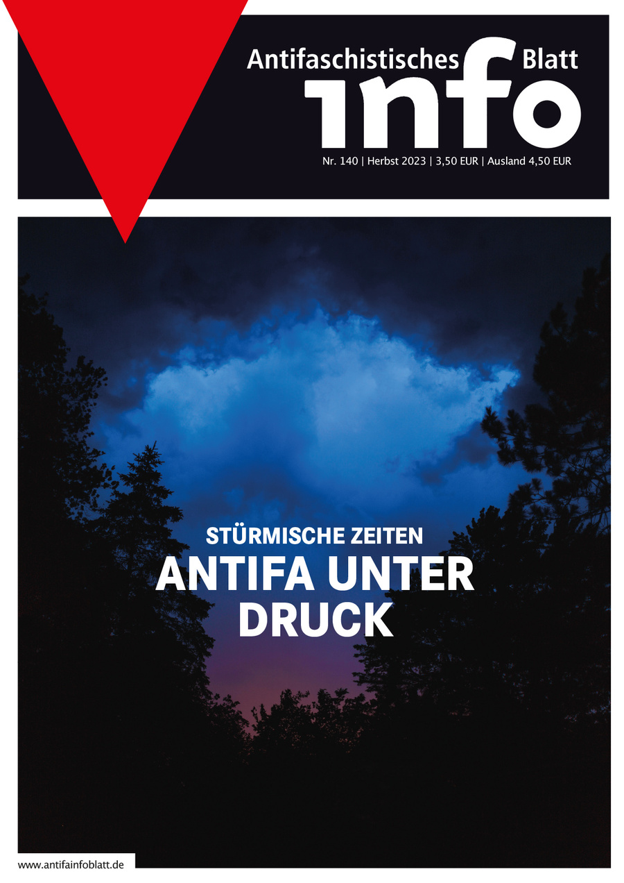 Abbildung: bedrohlich aufziehende Gewitterwolken