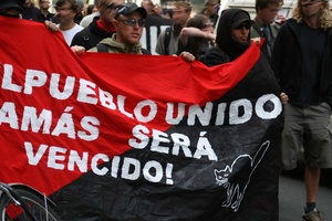 Anti-EU-Demo am 5. September 2009 in Berlin. Am Transparent Marc Kluge (links) und Daniel Pommerenke (rechts).
